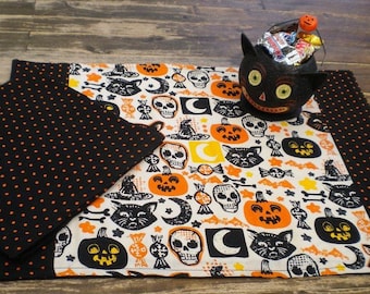 Vintage Inspired Halloween Print Placemat and Napkin with Cats, Bats, Skulls, Jack 'O Lanterns and More Sold as a set