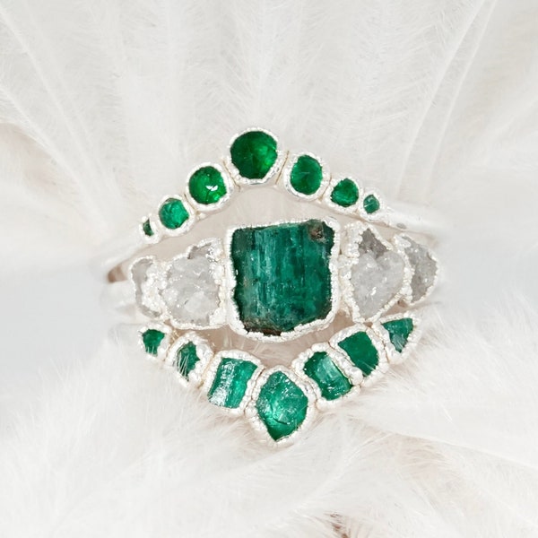 SET or SINGLE // Raw Emerald Wedding Ring Set Custom Wedding Set Emerald Crystal Ring Natural Emerald Engagement Ring Raw Diamond Ring