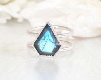 Kite Labradorite Ring 999 Pure Silver Shield Labradorite Double Band Ring Labradorite Jewellery Sterling Silver Labradorite Ring