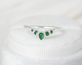 Emerald Wave Ring Natural Emerald Wedding Band Emerald Chevron Ring Green Gemstone Ring May Birthstone Jewellery Emerald Silver Ring