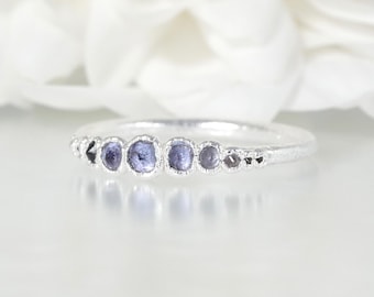 Tanzanite Pebble Ring Lavender Gemstone Band Tanzanite Wedding Ring December Birthstone Jewellery Purple Crystal Ring Electroformed Silver