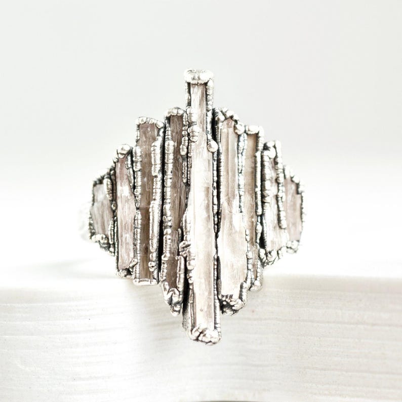 Anillo de escudo de kunzita rosa, plata pura 999, anillo de escudo de kunzita rosa, anillo de corona de kunzita en bruto, anillo de corona de cristal en bruto imagen 1
