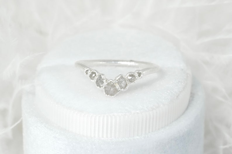 Saphir und Diamant Ehering Set Roher blauer Saphir Verlobungsring Natürlicher Kristall Vorschlag Ring Diamant Ehering Alternative Ring Diamond Wave Ring