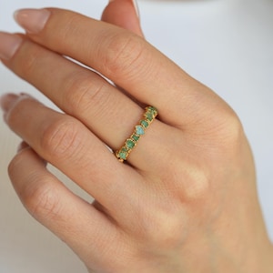 Raw Emerald Eternity Ring. Emerald Wedding Band Natural Rough Emerald Band Ring Electroformed 999 Pure Silver Emerald Infinity Ring