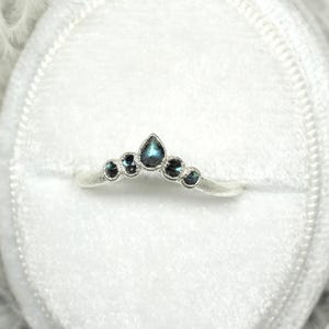 Anillo de labradorita con ondas oxidadas, plata fina 999, anillo de labradorita con forma de chevron, anillo de labradorita con ondas, banda de labradorita, anillo de bodas alternativo. imagen 4