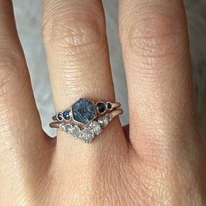 Saphir und Diamant Ehering Set Roher blauer Saphir Verlobungsring Natürlicher Kristall Vorschlag Ring Diamant Ehering Alternative Ring Bild 3