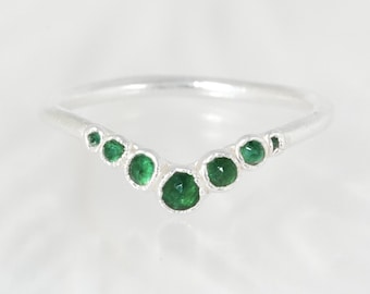 Emerald Wave Ring. Emerald Wedding Band Handcrafted Electroformed 999 Pure Silver Genuine Emerald Stacking Ring Natural Emerald Chevron Ring