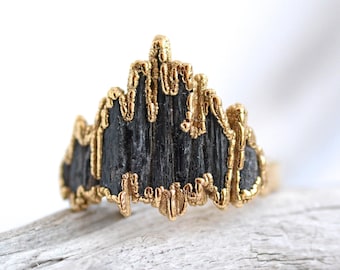 Black Kyanite Ring Raw Crystal Crown Ring Black Shield Ring Raw Kyanite Jewellery Black Statement Ring 999 Silver Jewellery Black Gemstone
