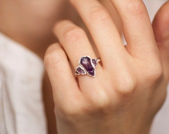 Raw Amethyst Ring Natural Raw Crystal Statement Ring Purple Gemstone Ring Alternative Engagement Ring  Amethyst Silver Jewellery