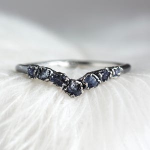 Natural Sapphire Chevron Ring Rustic Blue Chevron Ring September Birthstone Ring 999 Pure Silver Wedding Band Dark Blue Gemstone Ring