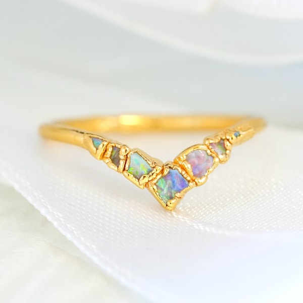 Anillo de ópalo en bruto con ondas. Anillo de ópalo australiano natural. Alianza de boda en bruto. Anillo de ópalo Chevron. Joyería con piedra natal de octubre. Anillo de aniversario de ópalo.