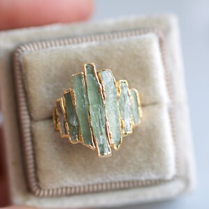 Kyanite Shield Ring Green Raw Crystal Crown Ring Natural Rough Kyanite Crystal Statement Ring Fine Silver Statement Ring Kyanite Jewellery