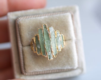 Kyanite Shield Ring Green Raw Crystal Crown Ring Natural Rough Kyanite Crystal Statement Ring Fine Silver Statement Ring Kyanite Jewellery