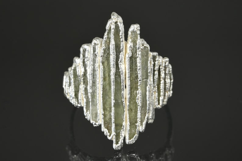 Kyanite Shield Ring Green Raw Crystal Crown Ring Natural Rough Kyanite Crystal Statement Ring Fine Silver Statement Ring Kyanite Jewellery image 3