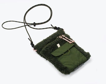 Bolso bandolera Fjørd Mini Olive Fleece, bolsillo cruzado, mochila para skateboarding