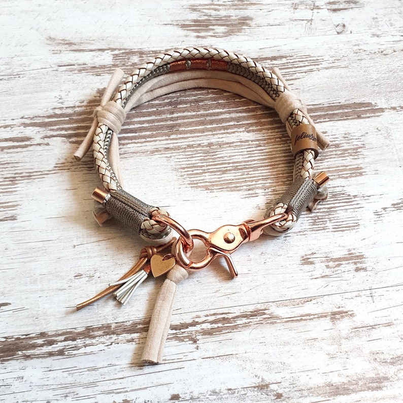 Dog collar Vagabond Chichi Ivory made of rope and leather color taupe and mother of pearl details available in silver, gold or rose gold Rosegold