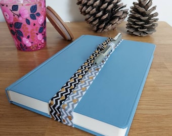 Zigzag & heart Elastic journal/ notebook / diary bookmark with pen loop. Office accessories. Back to school.