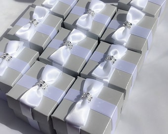 Details about   Favor Box in White Silver Petal by Wilton for parties and weddings 15 count 