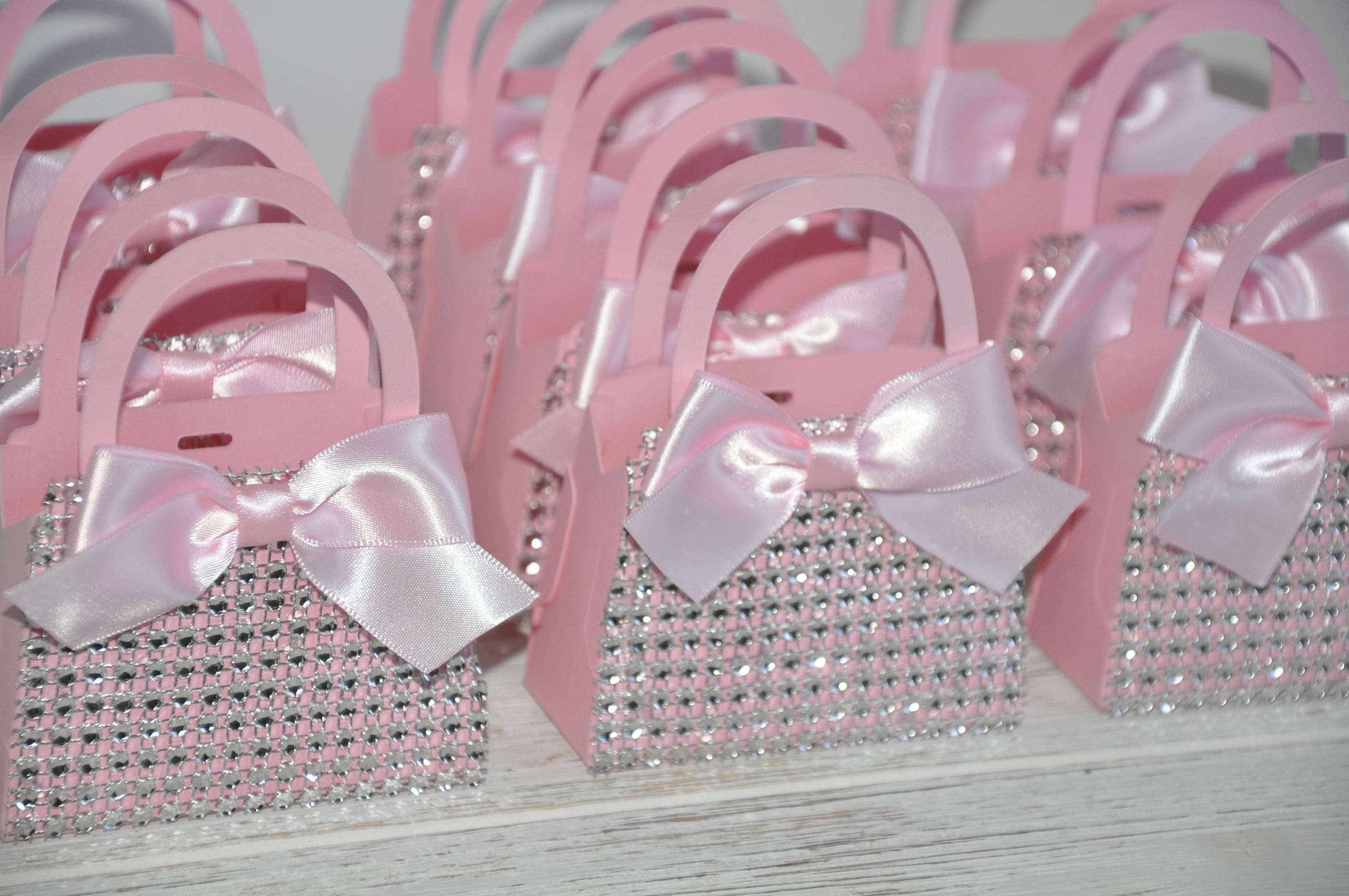  36 Pcs Thank You Candy Bags Pure Pink Paper Gift Boxes Mini  Paper gift bags with Pink Bow Ribbon Decor for Wedding, Bridal Baby Shower, party  favor (5.51 x 2.36 x