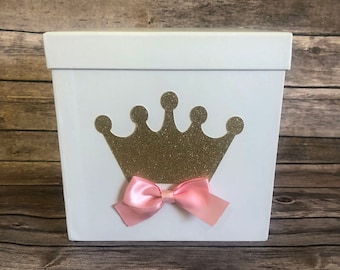 Caja de centro de mesa con corona de princesa real y lazo para cumpleaños, baby shower, bautizos y cualquier otra ocasión.