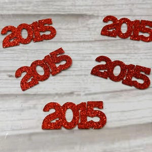 Confetti 2015 Perfecte nostalgie voor klasreünies en verjaardagsvieringen "2015" jaar decor party confetti tafel verspreid 2 inch lang