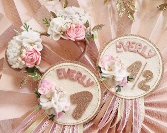 Insignia de cumpleaños muy especial / decoración de cumpleaños / decoración rosa bebé y oro rosa / Insignia de 1er cumpleaños y 1/2 cumpleaños perfecta para cualquier niña