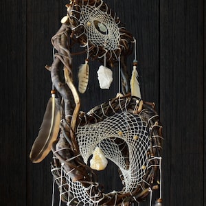 Handmade Crystal Dreamcatcher for Anxiety & Stress Relief, Boho Shamanic Protection Decor with Natural Healing Stones, Unique Gift