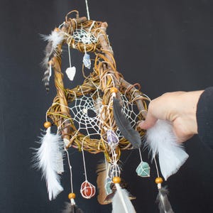 Genuine 3D Dreamcatcher – Feather Hanging Mobile for Bad Dreams Protection, Handmade with Healing Crystals, Shamanic Home Decor