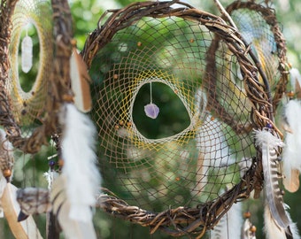 Set for 3 Willow Wood Dreamcatcher Wall Décor: Spiritual Shield with 6 Energy Crystals, Native American Inspired