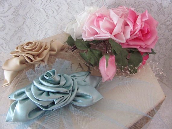 Vintage 1960s Floral Wedding Veil Set - Bride, Bridesmaid  display picture 1