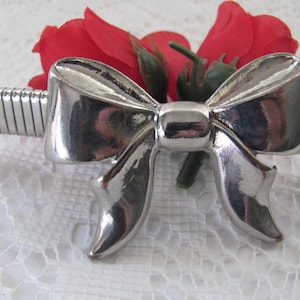 VINTAGE STRETCH BELT, Silver Tone Stretch Belt, Bow Buckle, Stretch Elastic Waist Belt, 1970&#39;s Belt, Vintage Belt, Dress Belt, 70&#39;s Style