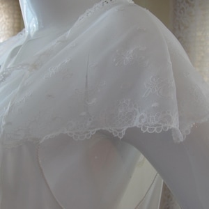 VANITY FAIR NEGLIGEE, Vintage White Lingerie, Wedding Night, Vintage Nightie, Vintage Ladies Nightie, Pin-Up Girl Lingerie, Size S M L