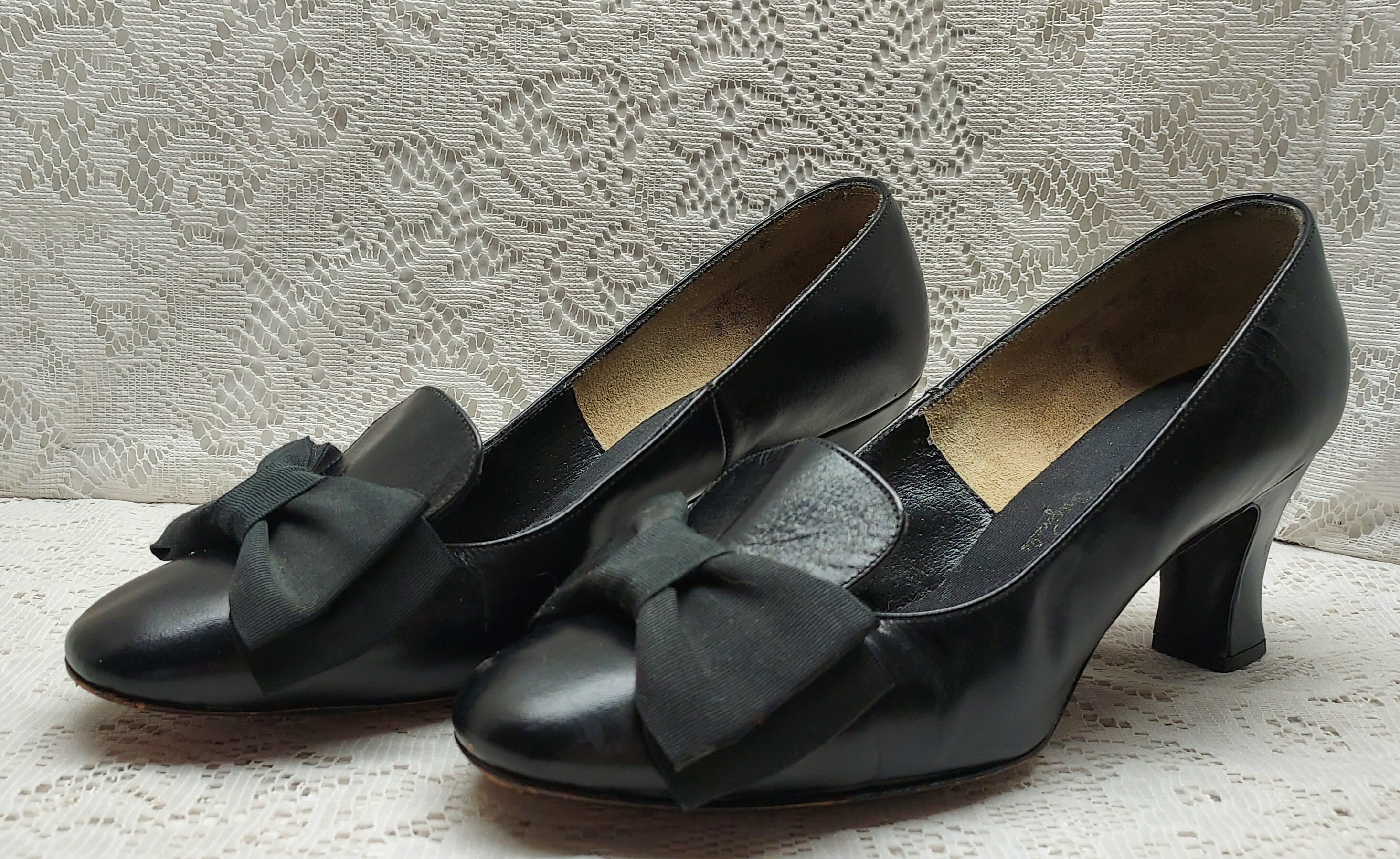 VINTAGE MANDEL'S HEELS, Vintage Pumps Size 9, Black High VINTAGE MANDEL'S HEELS, Vintage Pumps Size 9, Black High