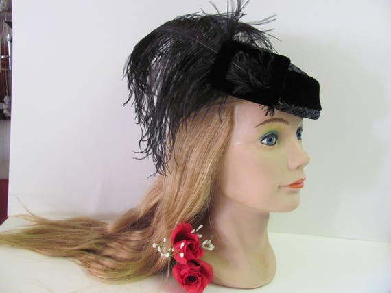 Vintage 1950s Raffia Pillbox Hat: Black Velvet & Ostrich  display picture 1