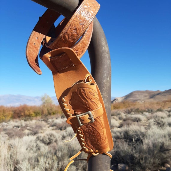 TOOLED LEATHER HOLSTER, Western Reenactment Costume, Tooled Western  Holster, Cowboy Holster and Belt, Horse Head Belt Buckle. Free Shipping 