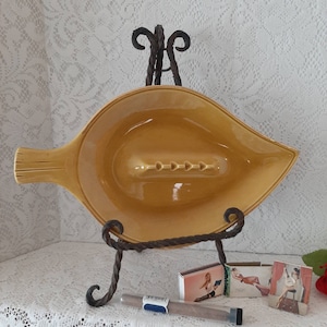 VINTAGE CIGAR ASHTRAY, Treasure Craft Leaf Cigarette Ashtray, Vintage Trinket Tray, Leaf Ashtray, Man Cave, 1960&#39;s Treasure Craft,  U.S.A.