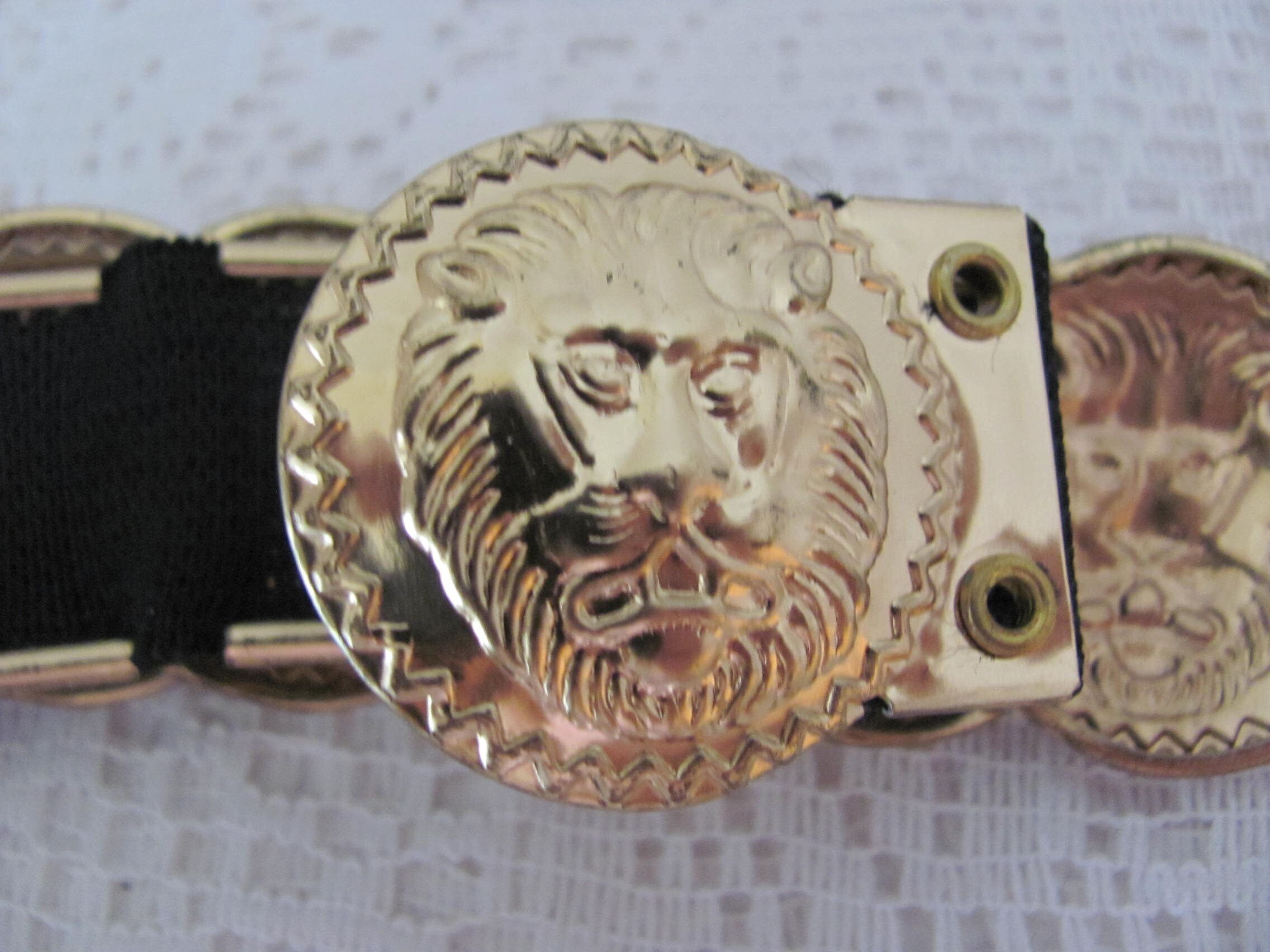 Vintage 70s Gold Tone Lion Head Stretch Belt: Disco Mod  display picture 2