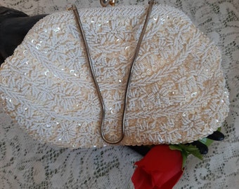 HAND MADE CLUTCH Purse, New Years Eve Purse, Bridal Purse, Broadway Evening Bag, Vintage White Sequined tuck Away Purse, 1950's Evening Bag