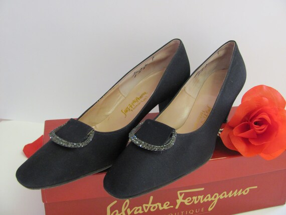 Fifth avenue hotsell women's shoes