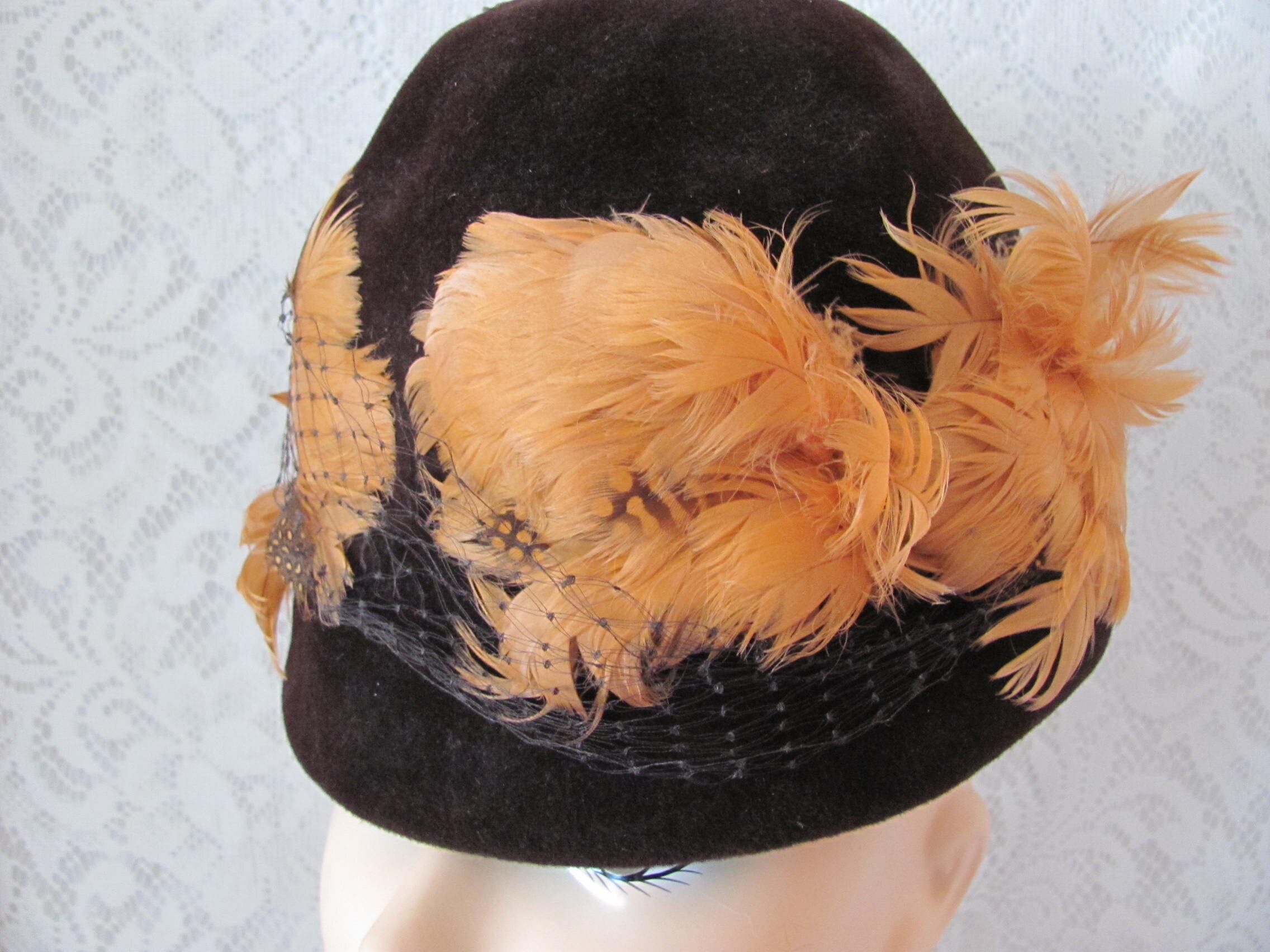 Vintage Brown Felt Cloche Hat: Orange Feather, 1940s Style  display picture 1