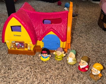 La casita de la bondad de Blancanieves de la pequeña princesa Disney de Fisher-Price