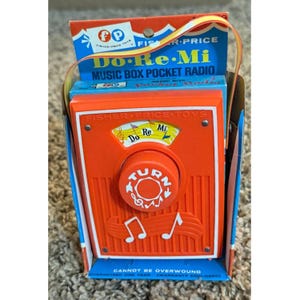 Fisher-Price Vintage Speldosa / Fickradio (NWT)