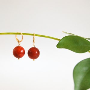 Red madrepora ball earrings, short dangle leverback earrings, casual jewel for summer, comfortable small drop earrings, dainty boho jewelry