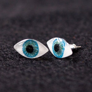 Cute Eyeball Halloween Stud Earrings / Blue Evil Eye Earrings / Spooky Cute Halloween Post Earrings