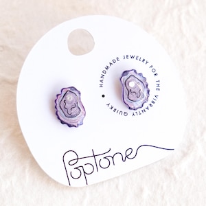 Oyster Shell Ocean Life Earrings / Elegant Purple Oyster Seafood Pearl Stud Earrings