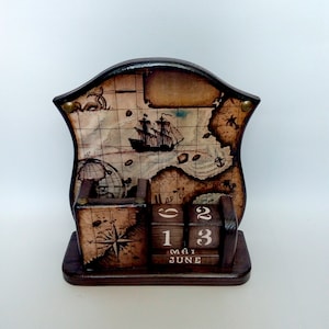 Calendario mappa pirata in legno
