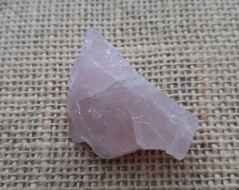 Pierre précieuse brute de quartz de rose, cristal de collection, cristal de quartz de rose