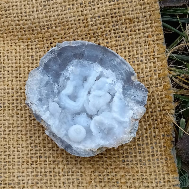 Chalcedony Geode - Etsy