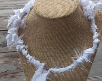 Collar de gargantilla de satén blanco hecho a mano, gargantilla de fluorita, collar de gargantilla de acero