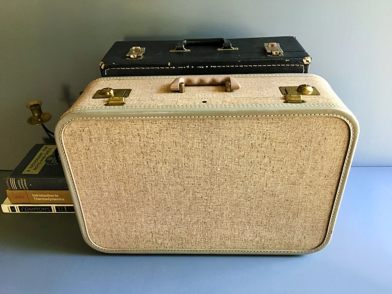 Vintage Mid Century 1950/'s Hard Shell Suitcase Large Luggage or Display Piece w Subtle Tweed Style Pattern /& Pale Blue Rims